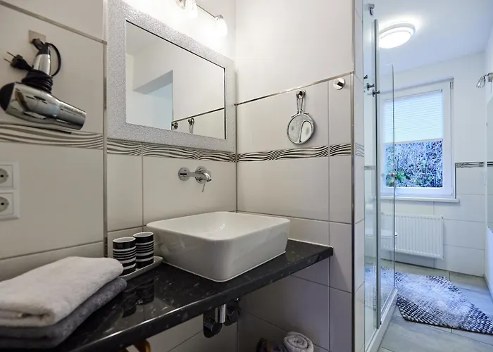 Upland-flair Abendrot Im Zentrum! 아파트